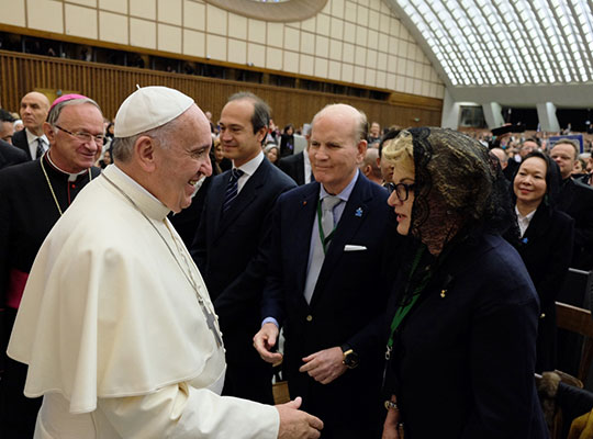 Pope-Francis-with-Bob-&-Suzanne-Wright
